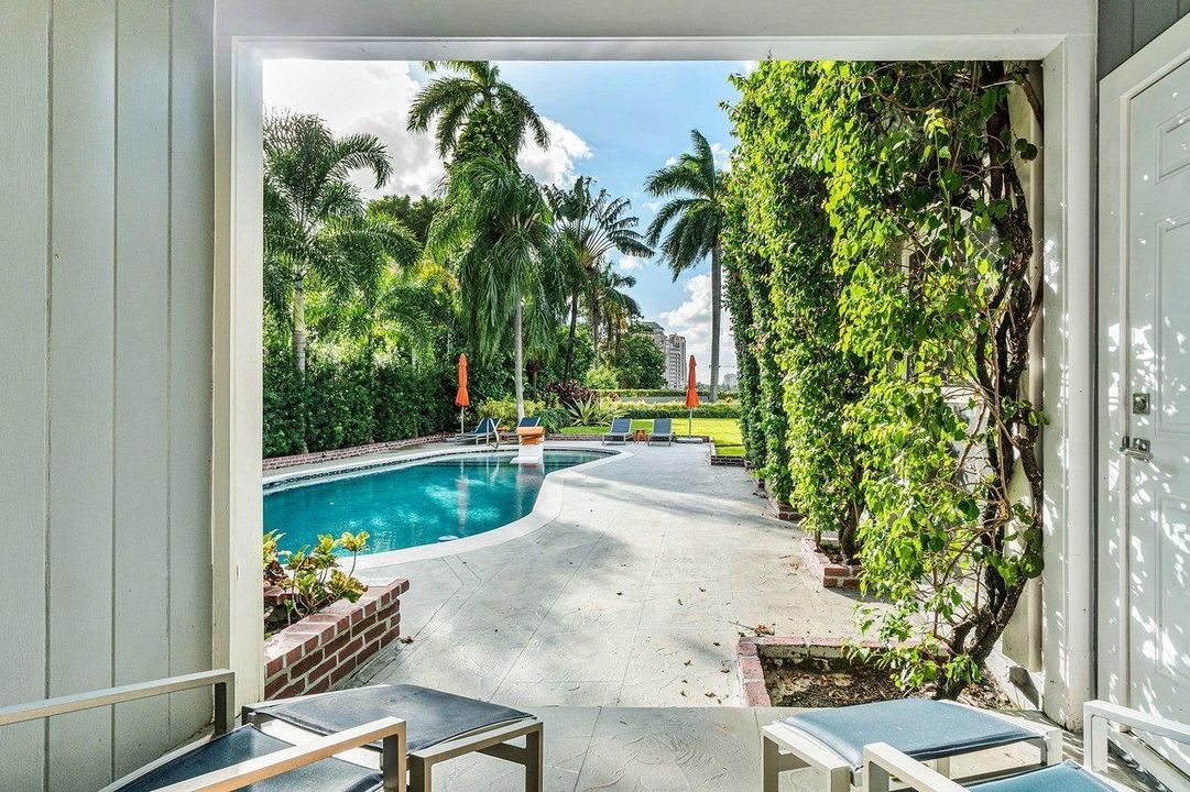 出租: $150,000 (7 贝兹, 7 浴室, 7380 平方英尺)