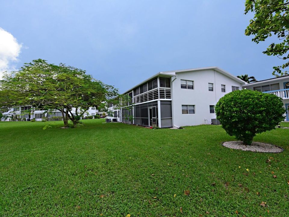 Activo con contrato: $2,500 (2 camas, 1 baños, 820 Pies cuadrados)