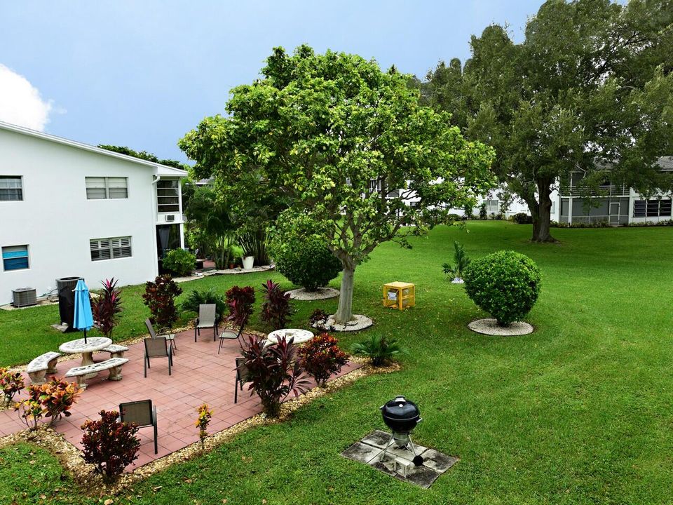 Activo con contrato: $2,500 (2 camas, 1 baños, 820 Pies cuadrados)