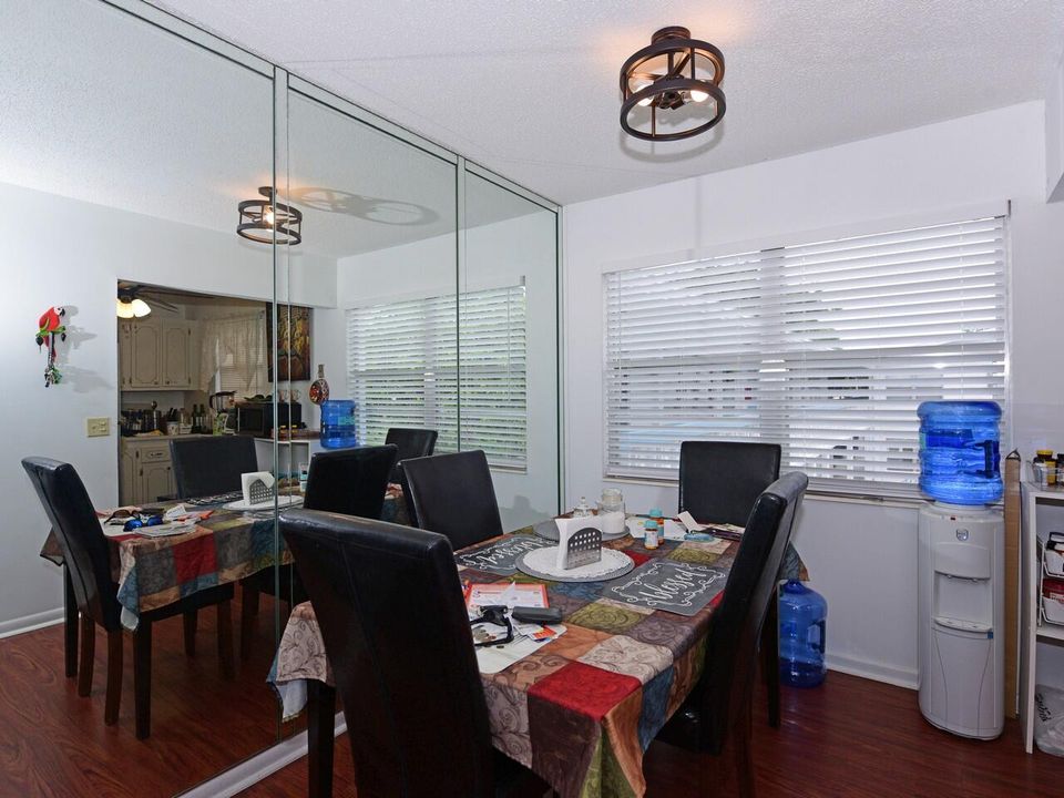 Activo con contrato: $2,500 (2 camas, 1 baños, 820 Pies cuadrados)