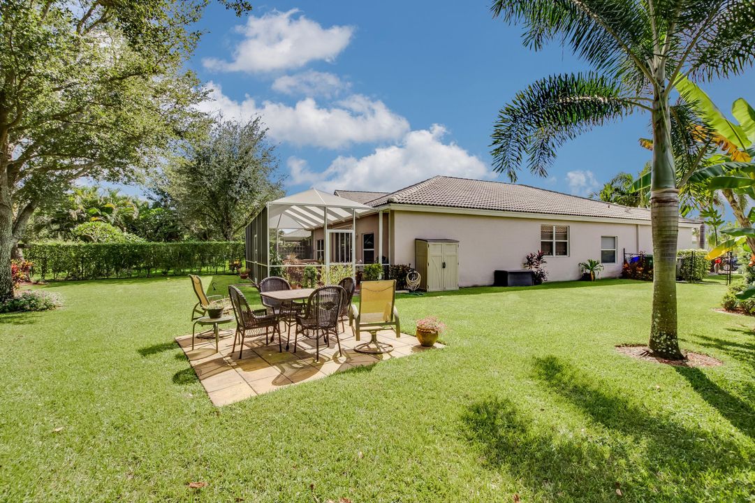 Active With Contract: $8,000 (3 beds, 2 baths, 1992 Square Feet)