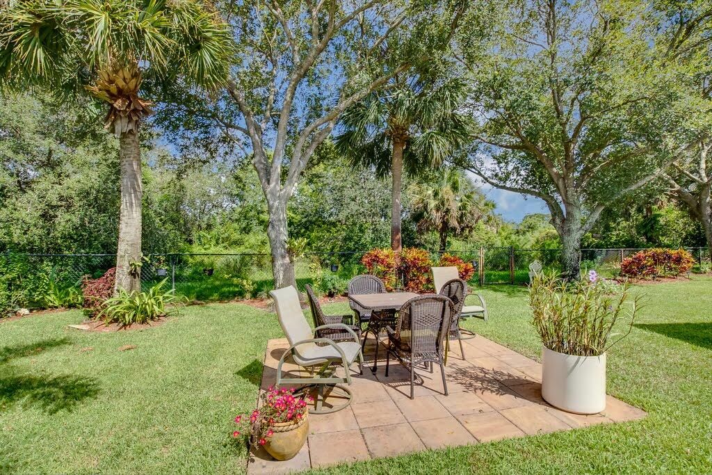 Active With Contract: $8,000 (3 beds, 2 baths, 1992 Square Feet)