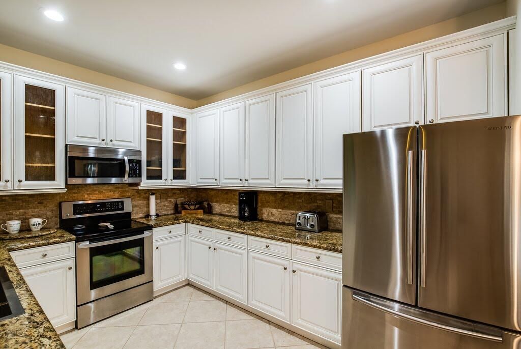 Active With Contract: $8,000 (3 beds, 2 baths, 1992 Square Feet)