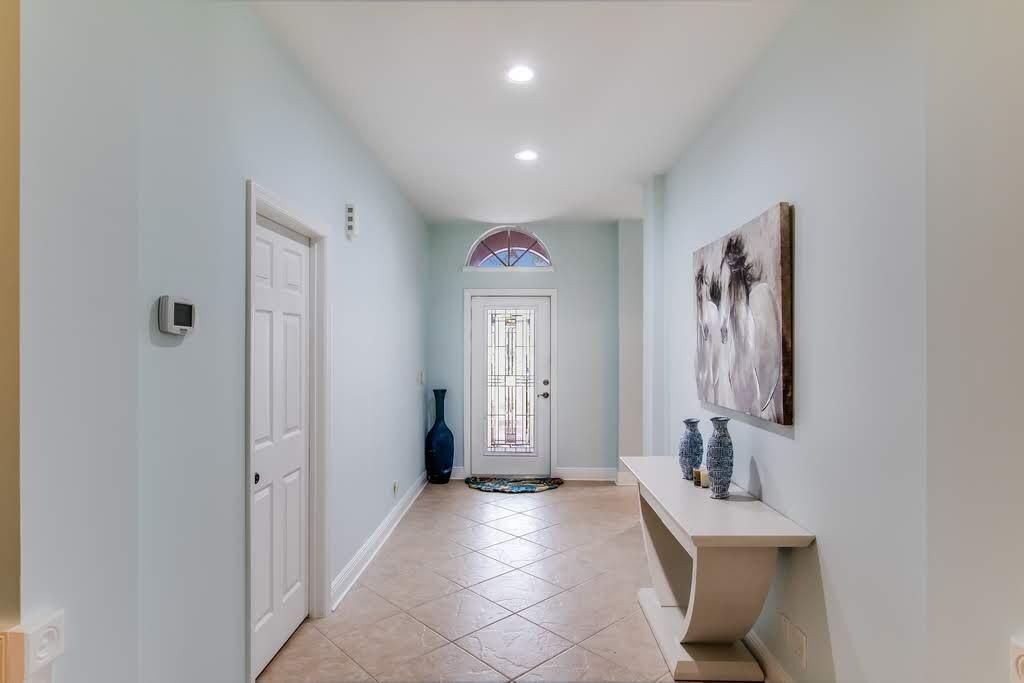 Active With Contract: $8,000 (3 beds, 2 baths, 1992 Square Feet)