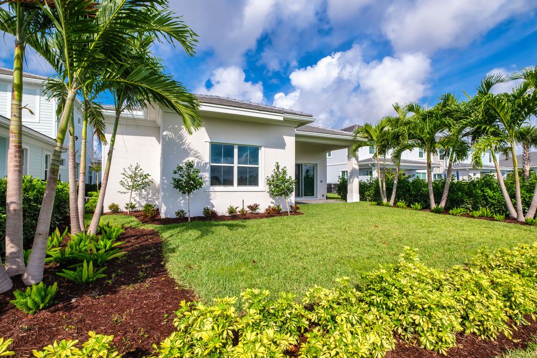 For Rent: $5,300 (4 beds, 3 baths, 2640 Square Feet)