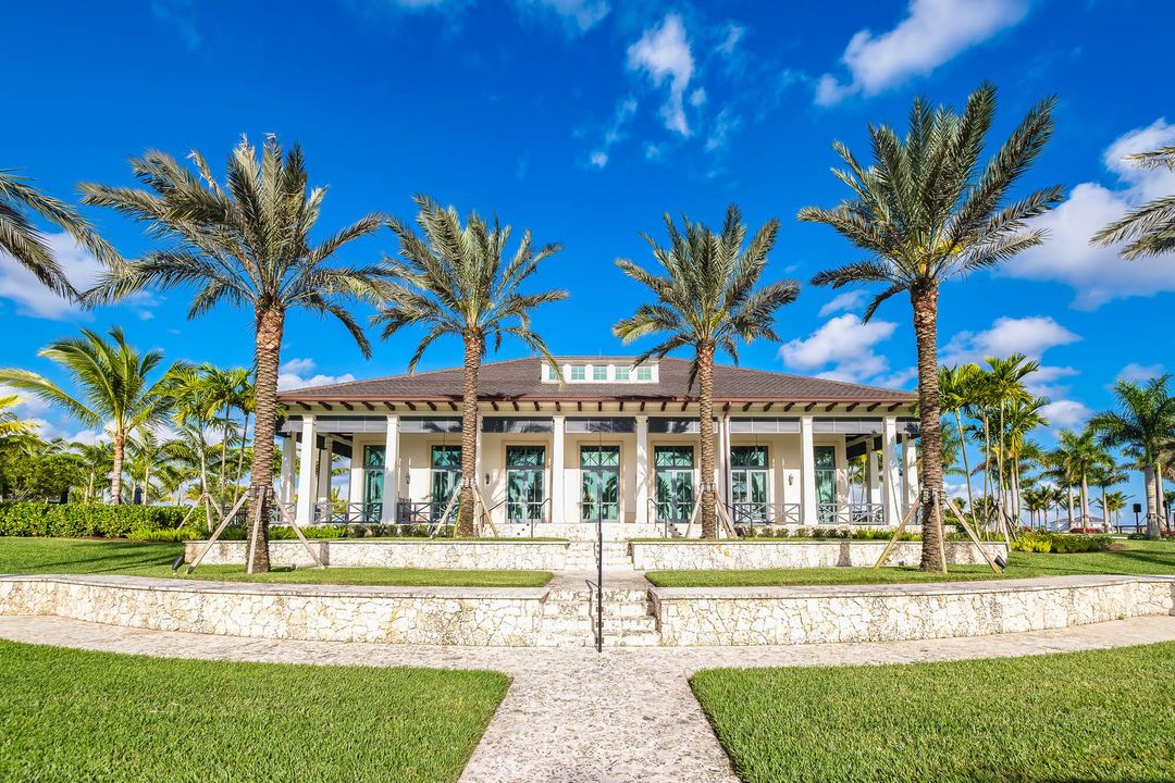 For Rent: $5,300 (4 beds, 3 baths, 2640 Square Feet)