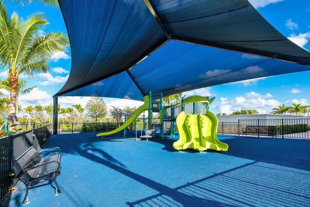 For Rent: $5,300 (4 beds, 3 baths, 2640 Square Feet)