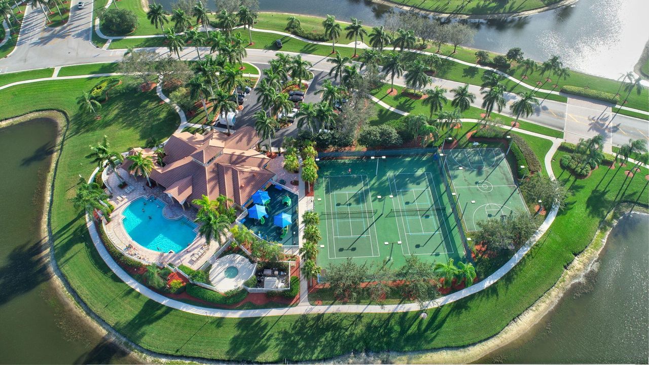 Active With Contract: $8,000 (3 beds, 2 baths, 1992 Square Feet)