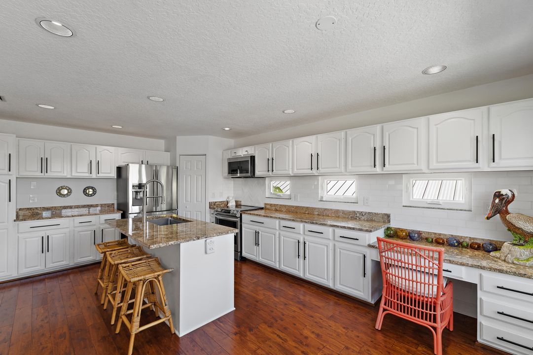 В аренду: $13,000 (4 спален, 3 ванн, 3175 Квадратных фут)