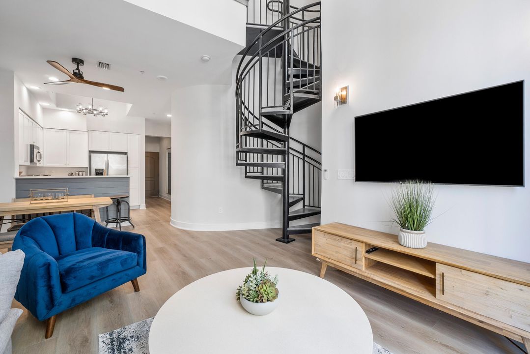 Recently Rented: $4,800 (1 beds, 1 baths, 1096 Square Feet)