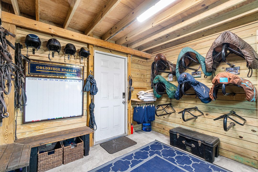 For Rent: $10,000 (1 beds, 1 baths, 1782 Square Feet)