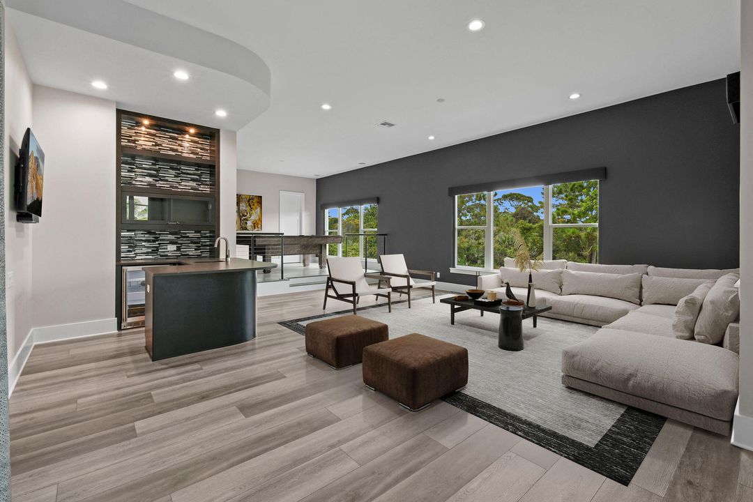 Active With Contract: $4,995,000 (4 beds, 4 baths, 5872 Square Feet)