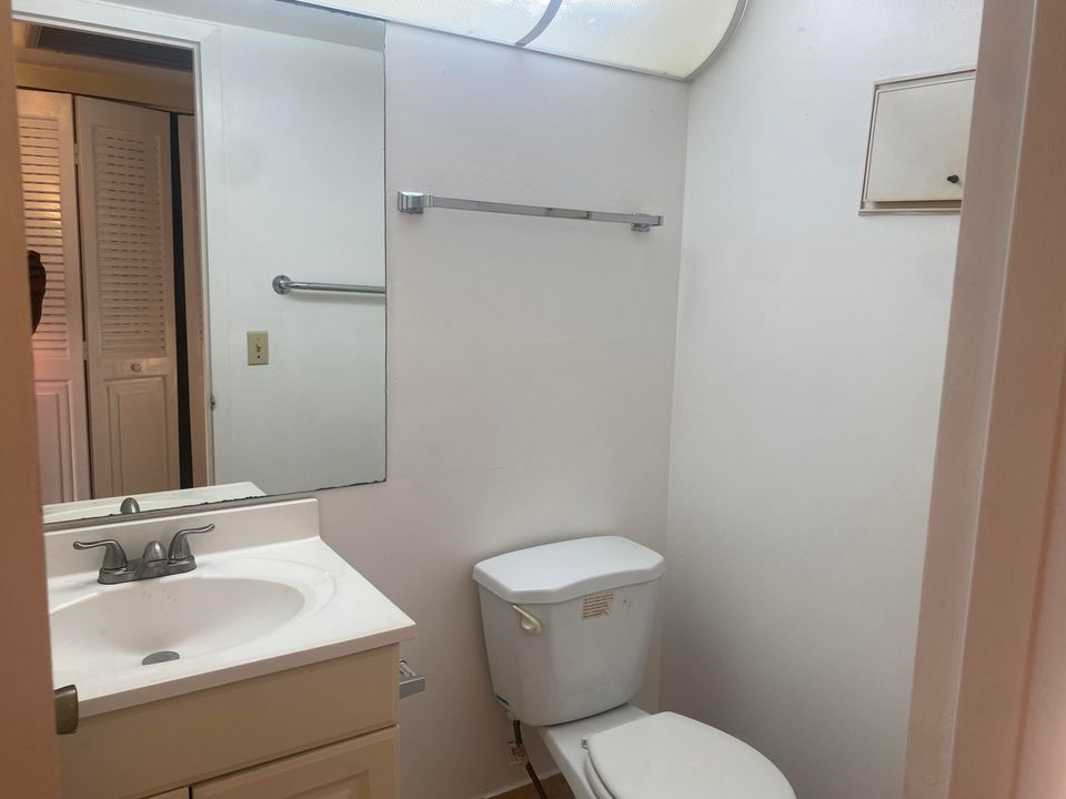 待售: $70,000 (1 贝兹, 1 浴室, 720 平方英尺)