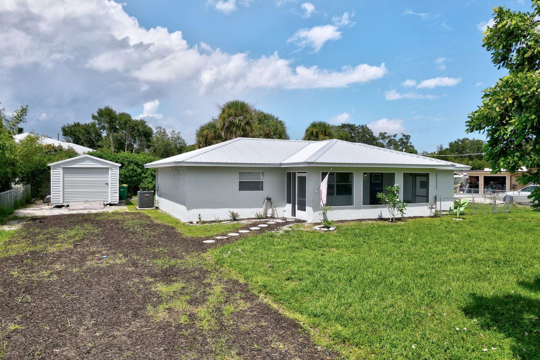 Active With Contract: $364,500 (3 beds, 2 baths, 1404 Square Feet)