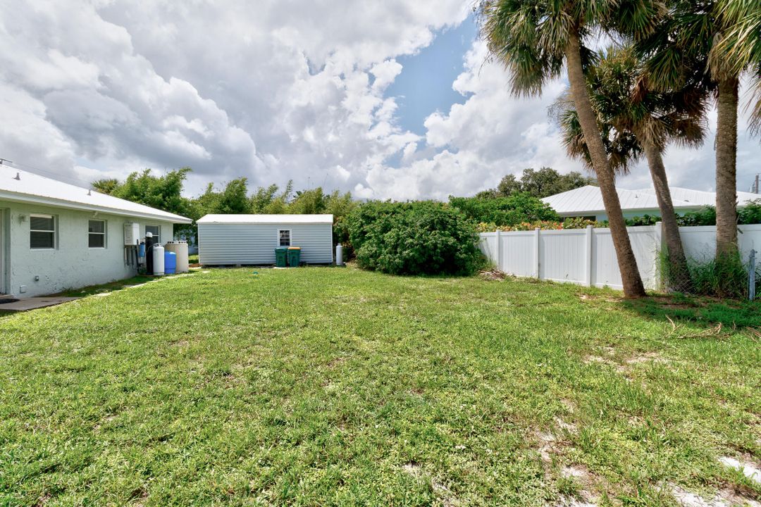 Active With Contract: $364,500 (3 beds, 2 baths, 1404 Square Feet)