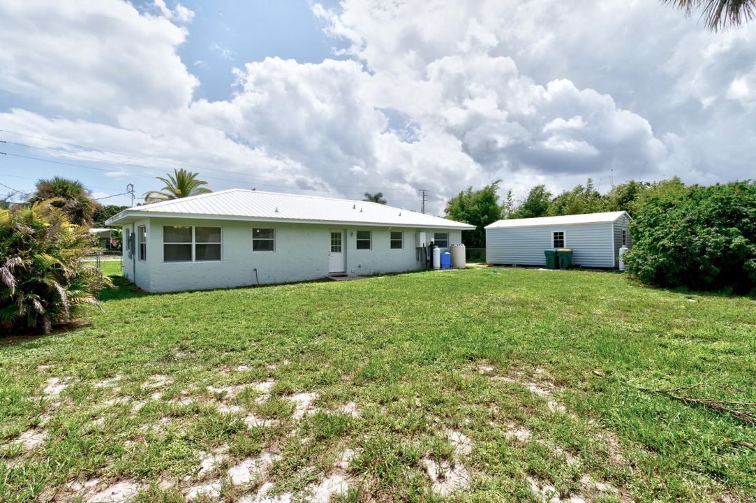 Active With Contract: $364,500 (3 beds, 2 baths, 1404 Square Feet)