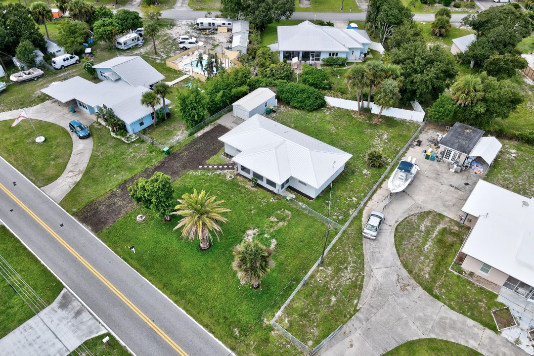 Active With Contract: $364,500 (3 beds, 2 baths, 1404 Square Feet)