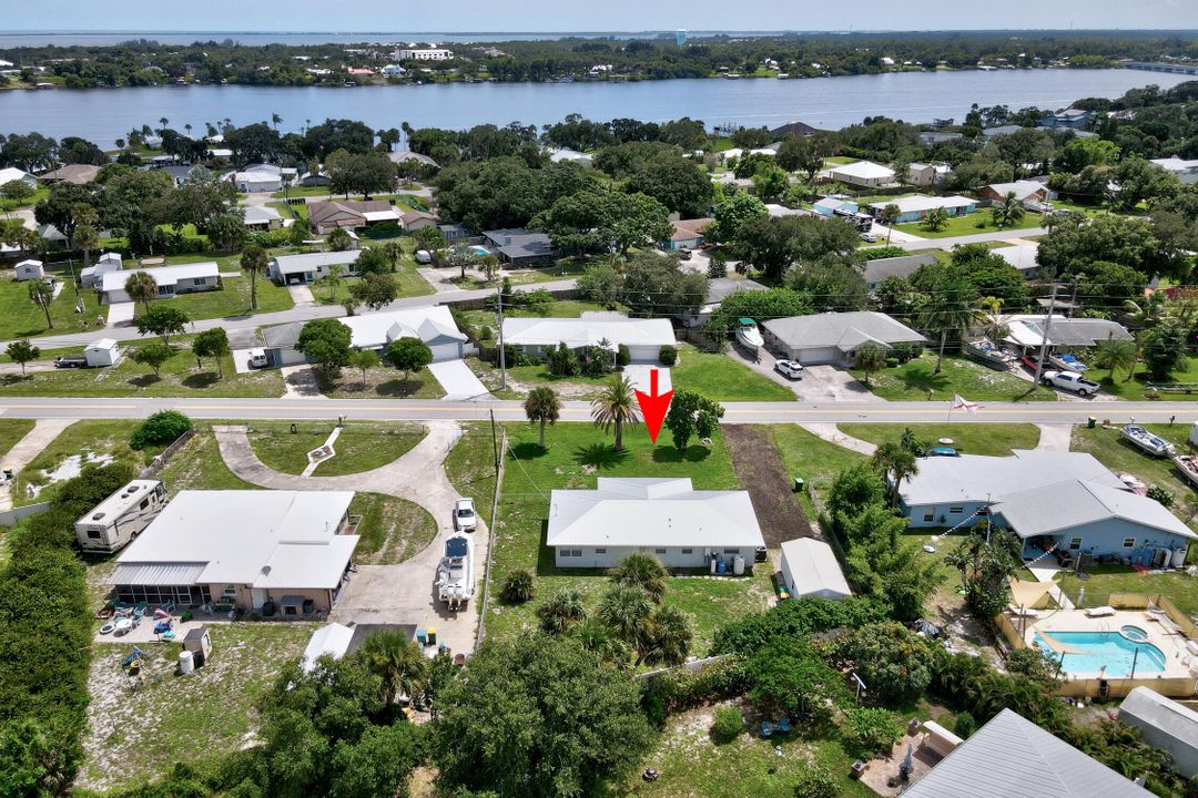 Active With Contract: $364,500 (3 beds, 2 baths, 1404 Square Feet)