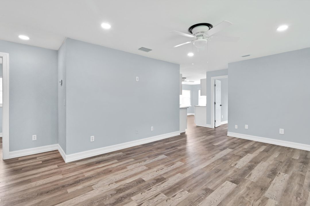 Active With Contract: $364,500 (3 beds, 2 baths, 1404 Square Feet)