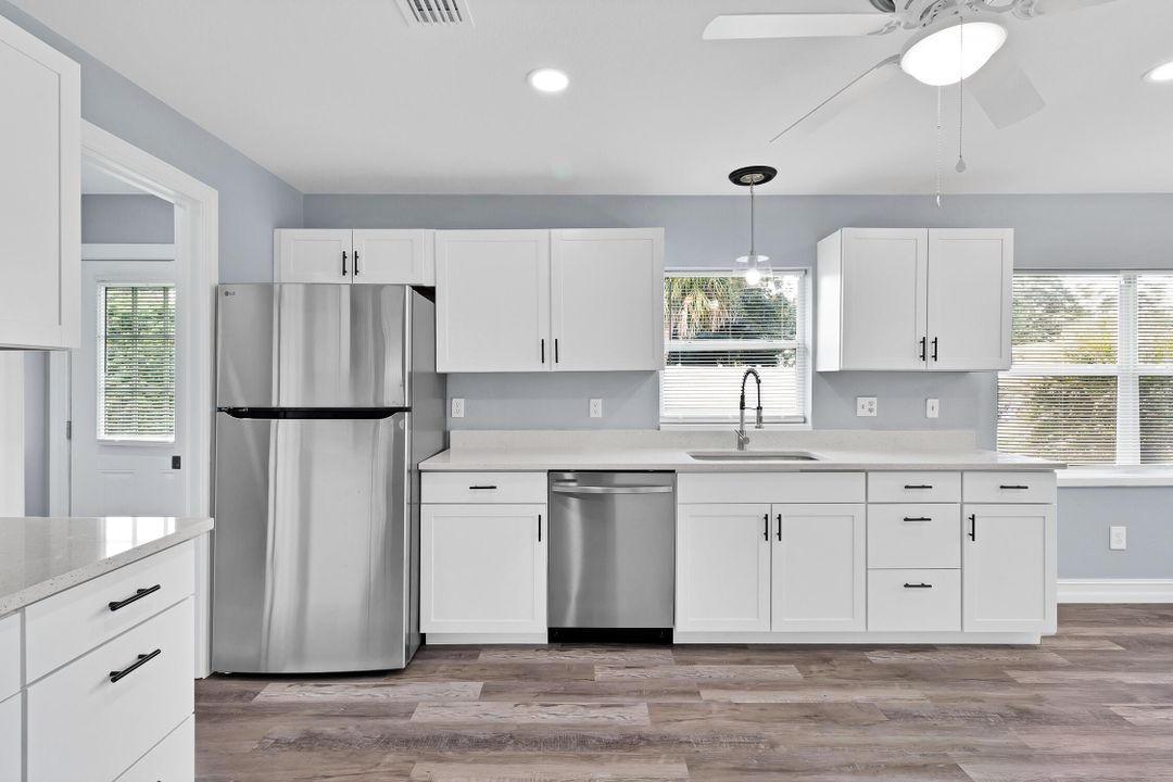 Active With Contract: $364,500 (3 beds, 2 baths, 1404 Square Feet)