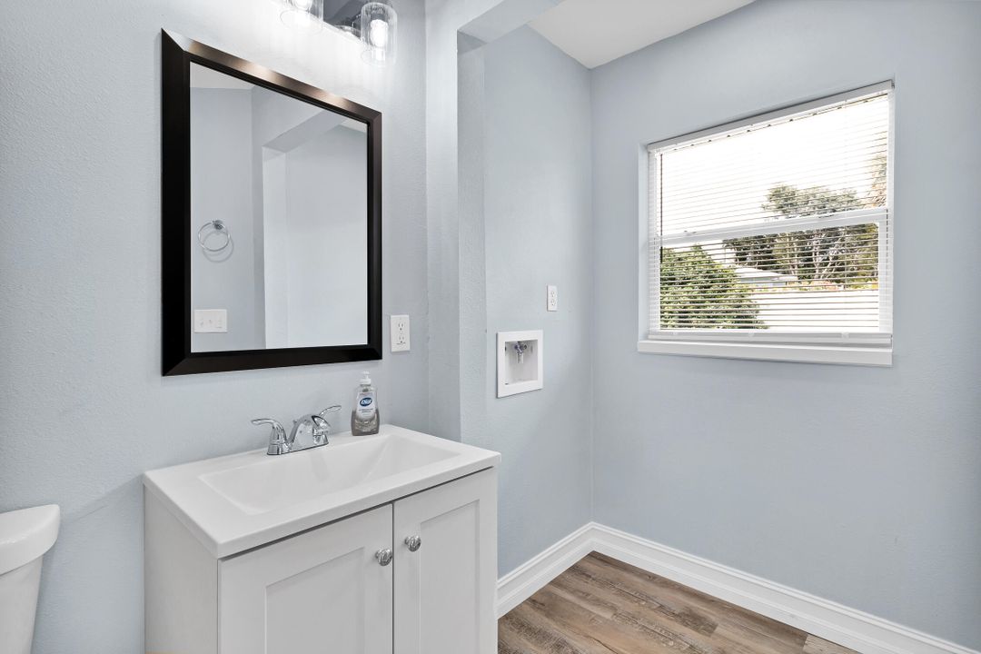 Active With Contract: $364,500 (3 beds, 2 baths, 1404 Square Feet)