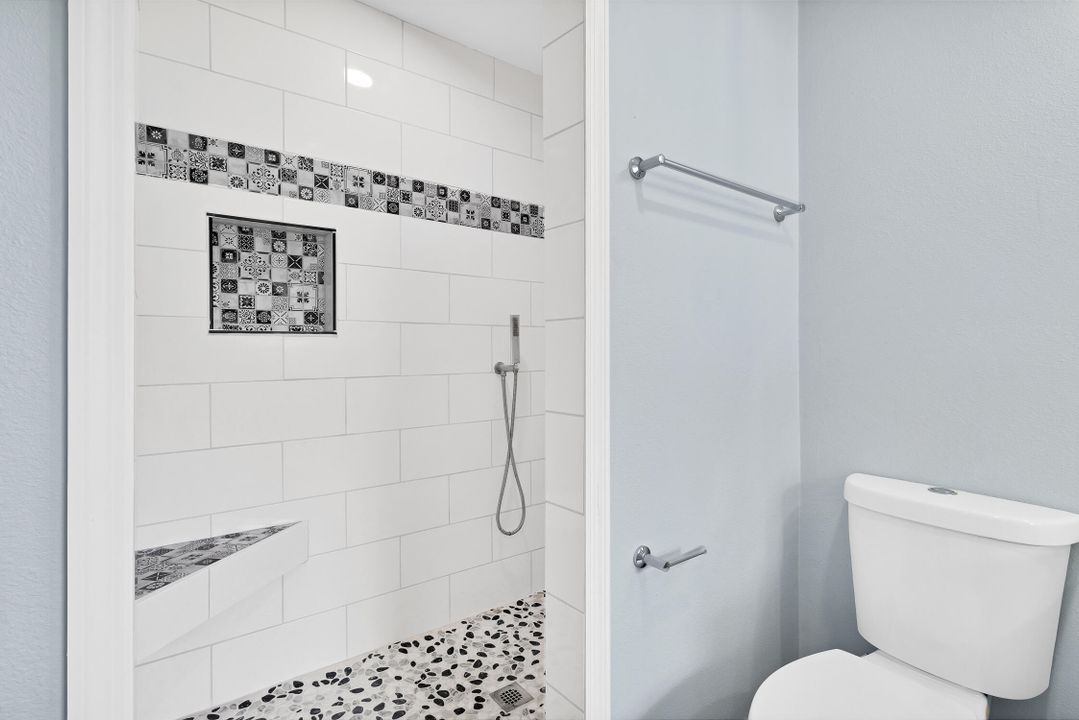 Active With Contract: $364,500 (3 beds, 2 baths, 1404 Square Feet)