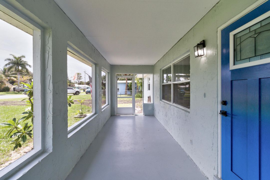 Active With Contract: $364,500 (3 beds, 2 baths, 1404 Square Feet)