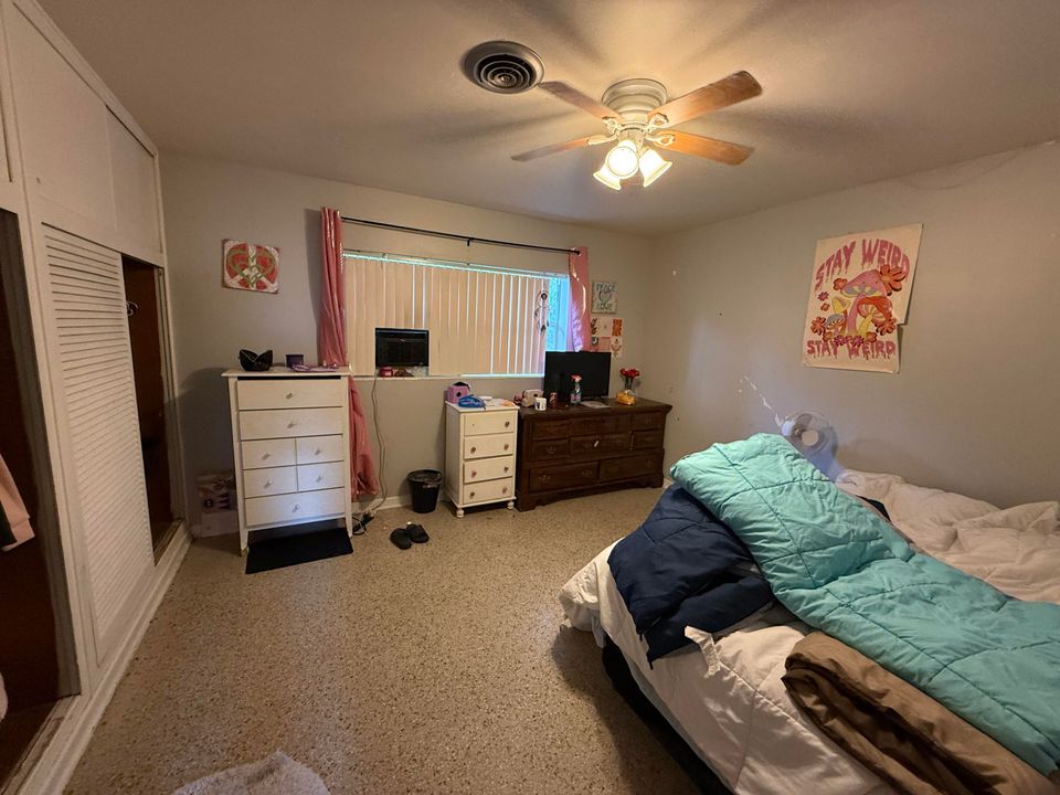 合同活跃: $279,900 (3 贝兹, 2 浴室, 1613 平方英尺)