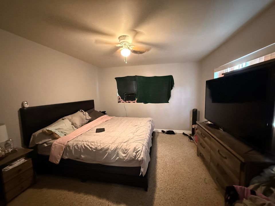 合同活跃: $279,900 (3 贝兹, 2 浴室, 1613 平方英尺)