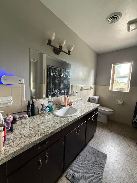 合同活跃: $279,900 (3 贝兹, 2 浴室, 1613 平方英尺)