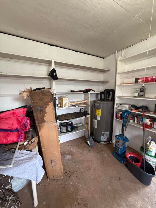 合同活跃: $279,900 (3 贝兹, 2 浴室, 1613 平方英尺)