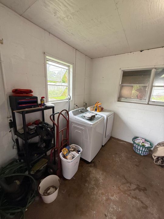 合同活跃: $279,900 (3 贝兹, 2 浴室, 1613 平方英尺)