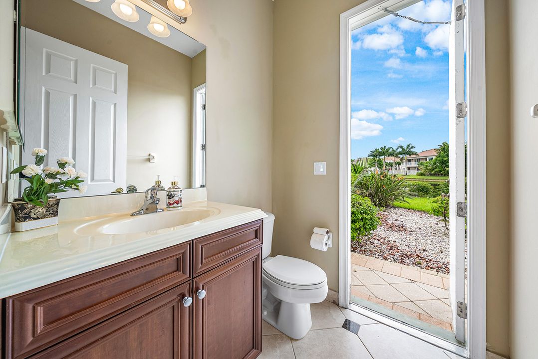 Под контрактом: $1,090,000 (6 спален, 5 ванн, 4168 Квадратных фут)