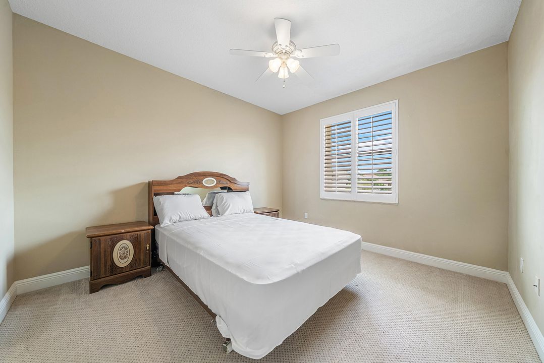 Под контрактом: $1,090,000 (6 спален, 5 ванн, 4168 Квадратных фут)