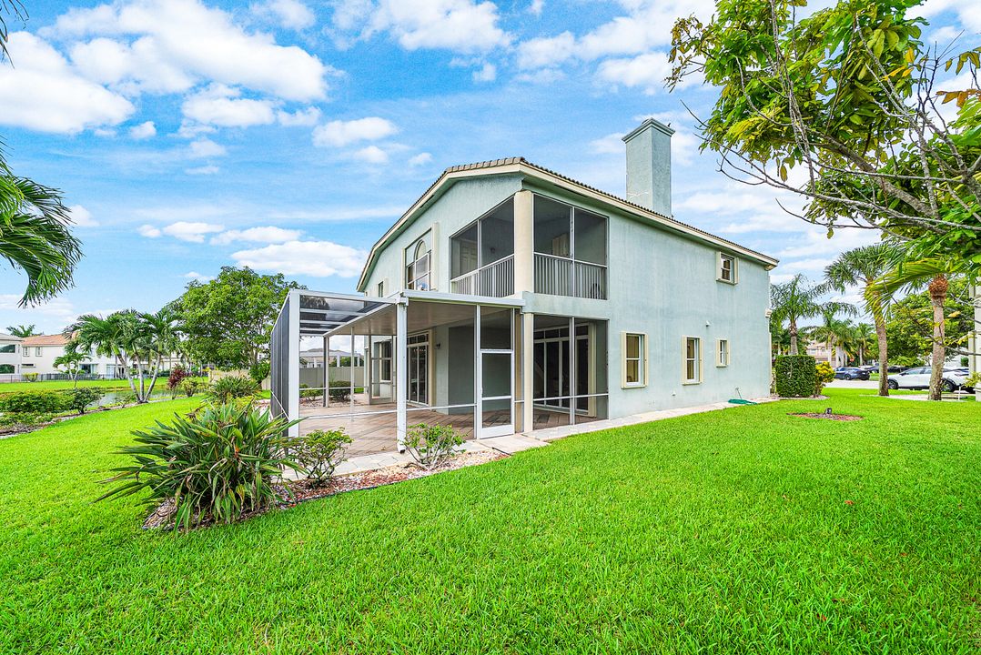 Под контрактом: $1,090,000 (6 спален, 5 ванн, 4168 Квадратных фут)