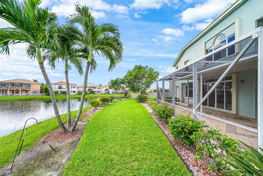 Под контрактом: $1,090,000 (6 спален, 5 ванн, 4168 Квадратных фут)