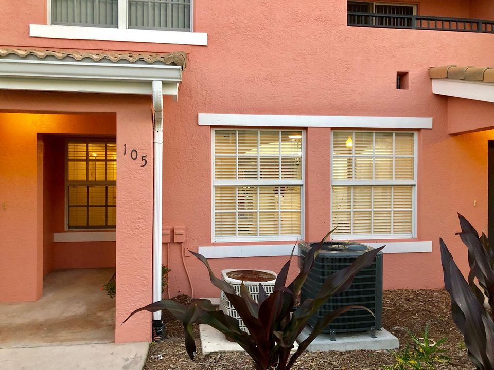 Recently Sold: $175,500 (1 beds, 1 baths, 752 Square Feet)