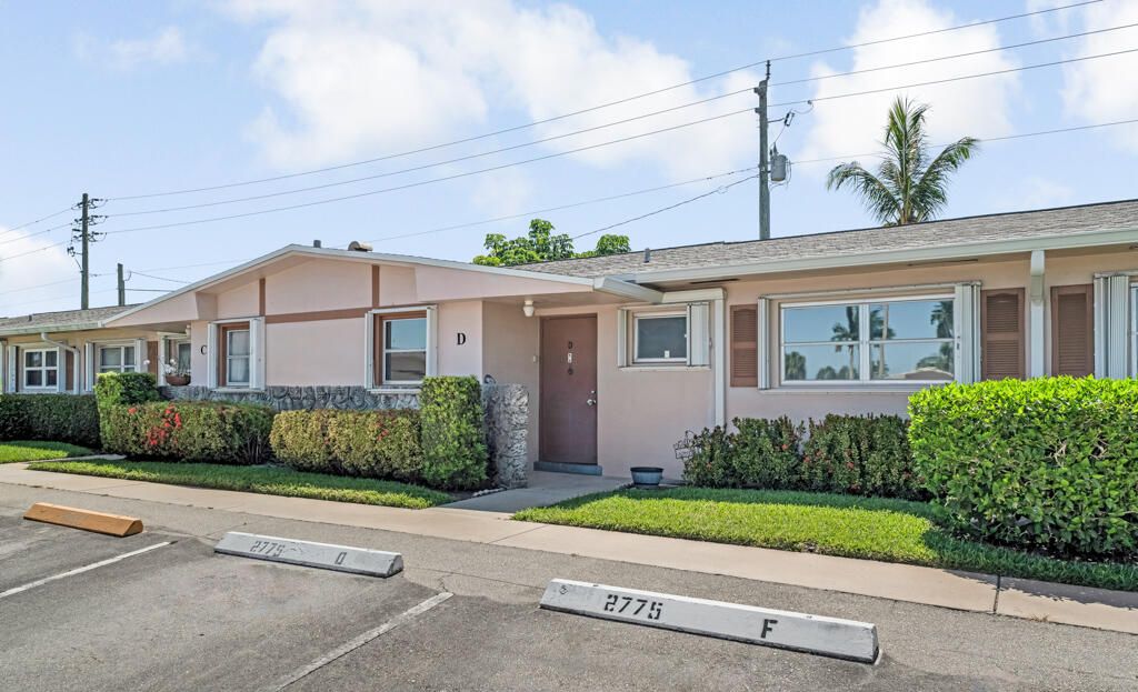 На продажу: $99,000 (2 спален, 1 ванн, 829 Квадратных фут)