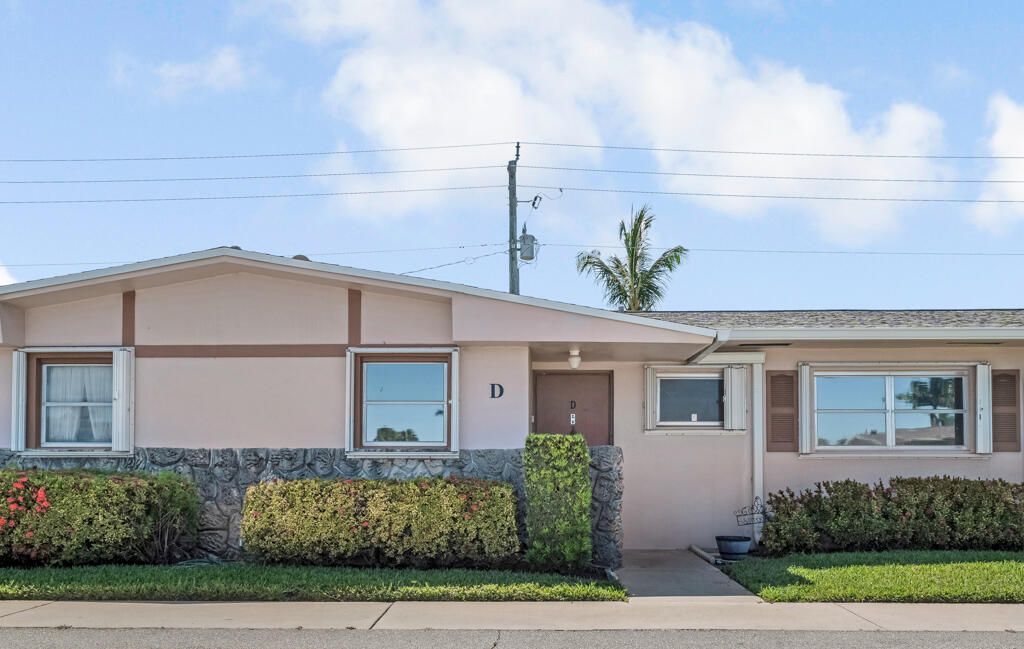 На продажу: $99,000 (2 спален, 1 ванн, 829 Квадратных фут)