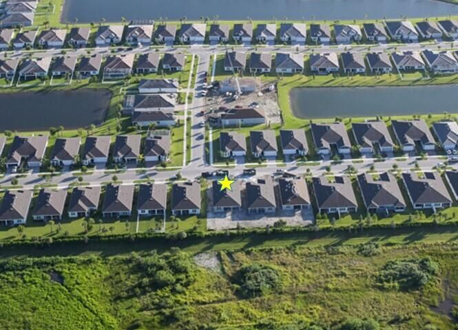 Active With Contract: $463,480 (2 beds, 2 baths, 1943 Square Feet)