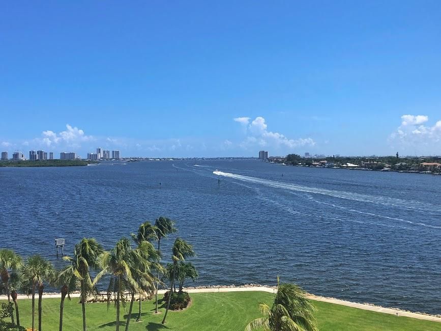 For Sale: $899,000 (2 beds, 2 baths, 1715 Square Feet)