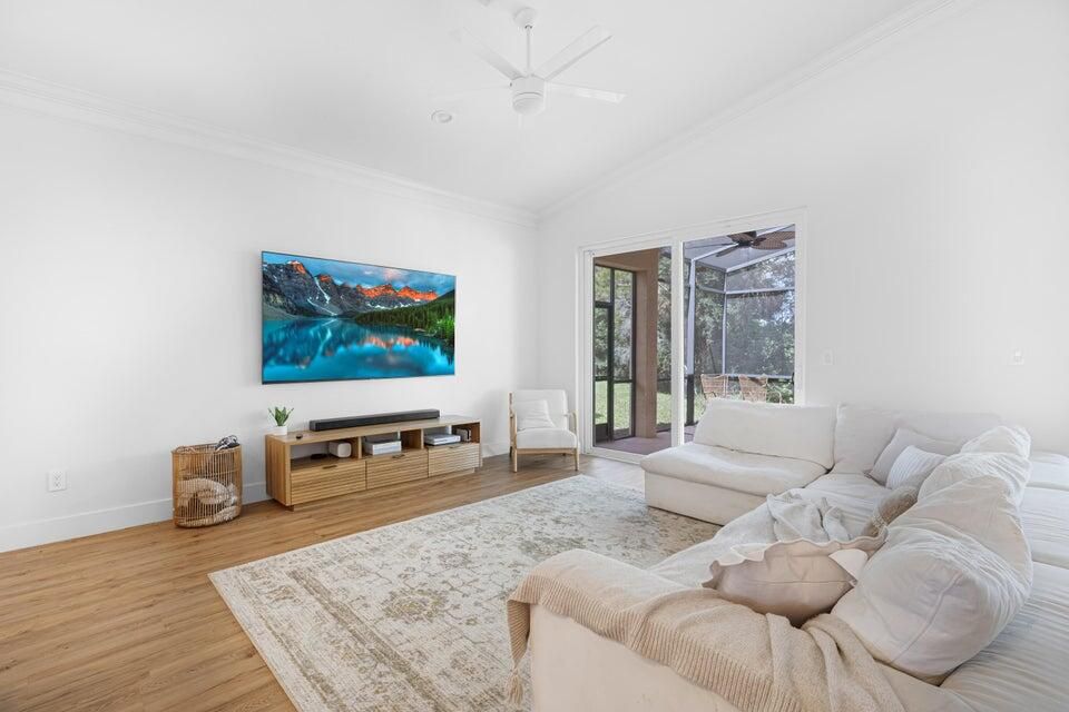 For Rent: $4,000 (3 beds, 2 baths, 2023 Square Feet)