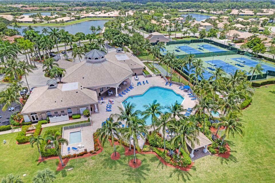 For Rent: $4,000 (3 beds, 2 baths, 2023 Square Feet)