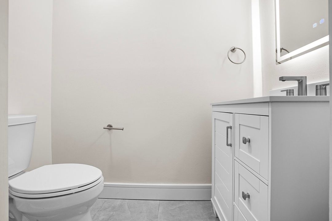 For Sale: $375,000 (2 beds, 2 baths, 1305 Square Feet)