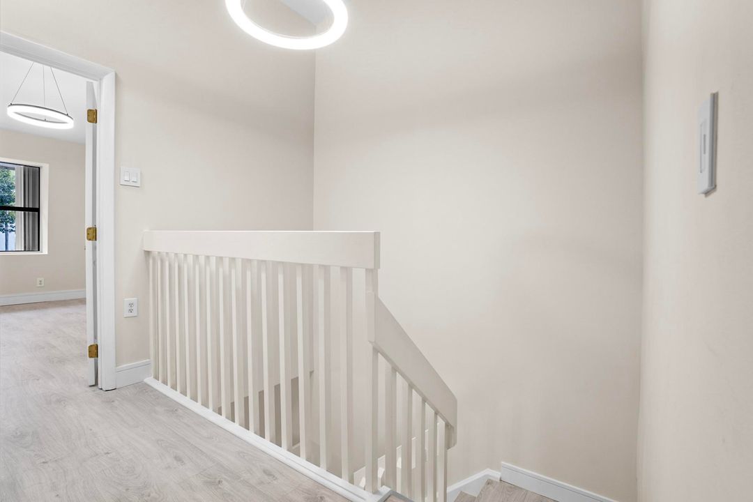 For Sale: $375,000 (2 beds, 2 baths, 1305 Square Feet)