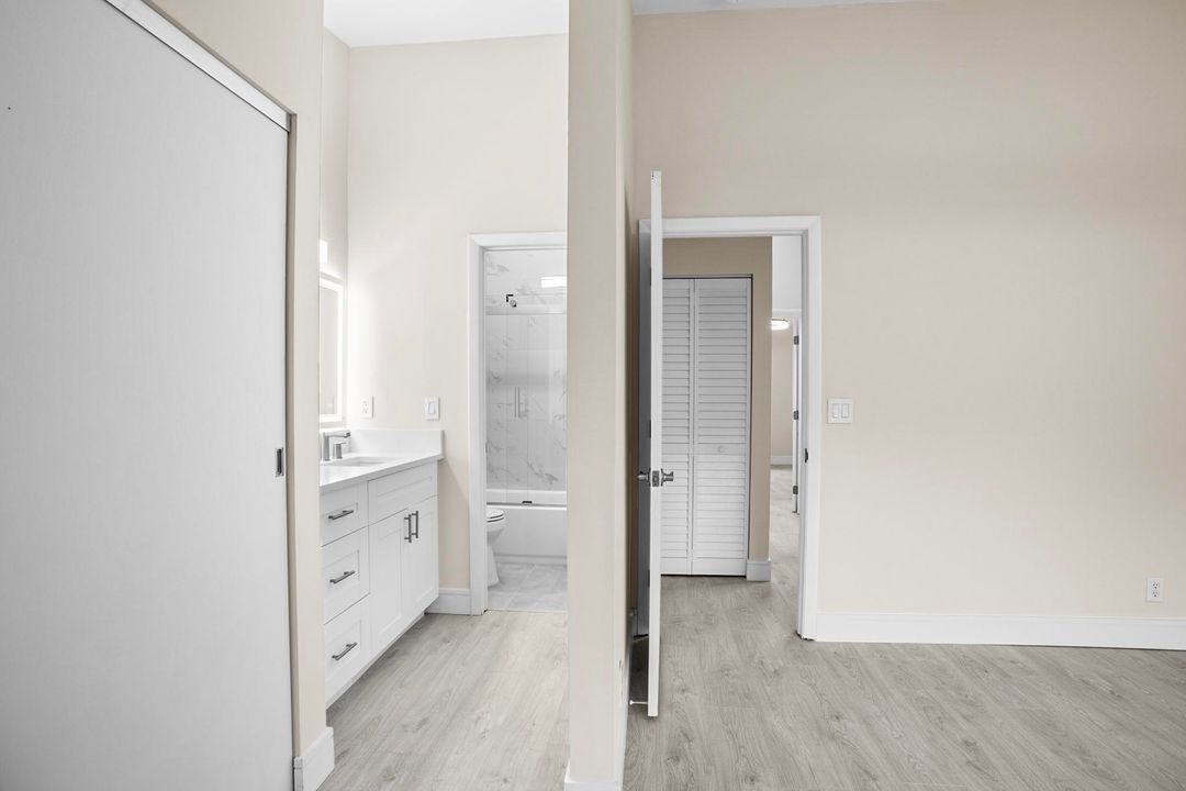 For Sale: $375,000 (2 beds, 2 baths, 1305 Square Feet)