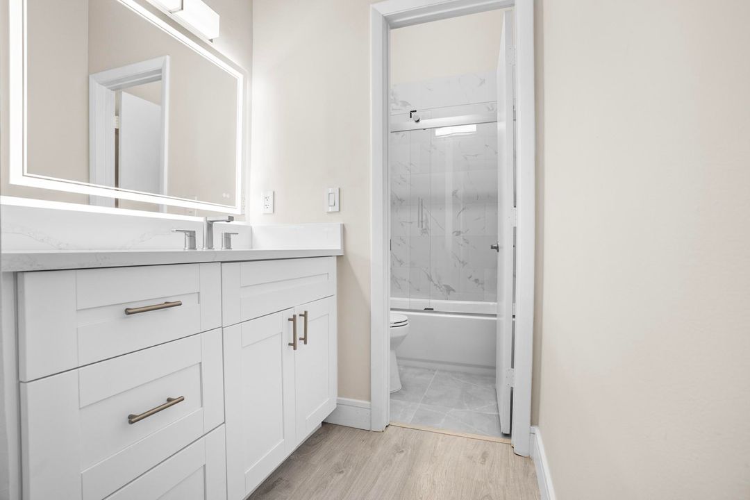 For Sale: $375,000 (2 beds, 2 baths, 1305 Square Feet)