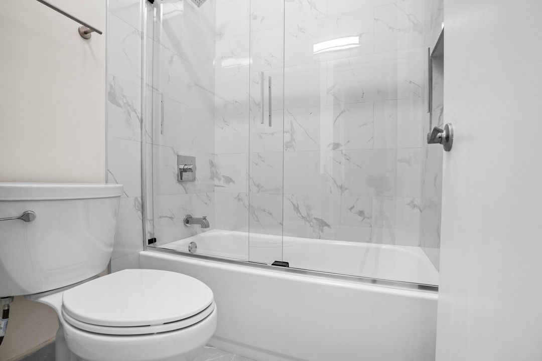 For Sale: $375,000 (2 beds, 2 baths, 1305 Square Feet)