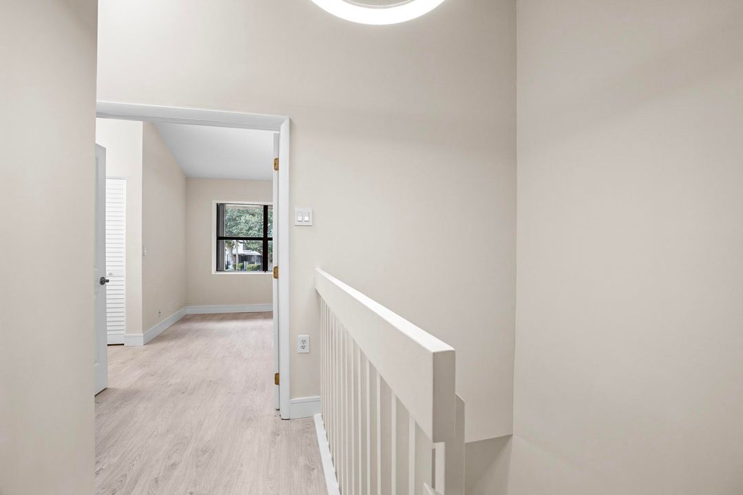 For Sale: $375,000 (2 beds, 2 baths, 1305 Square Feet)