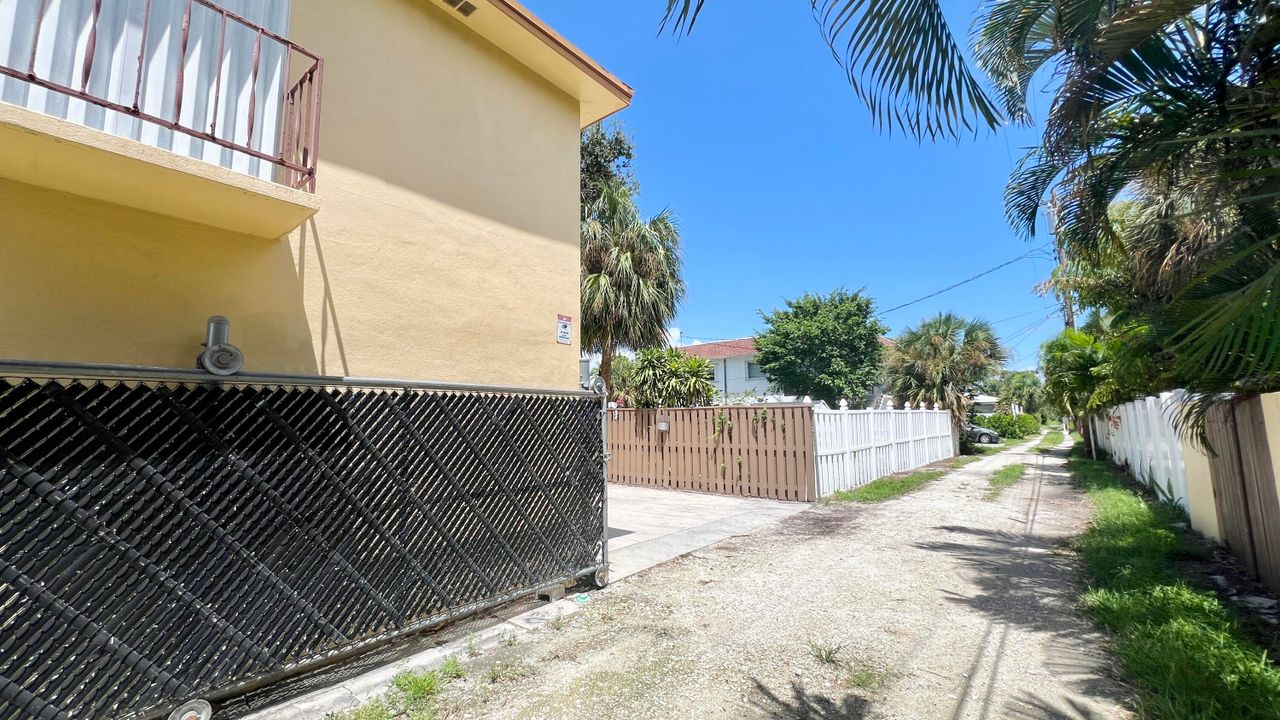 Active With Contract: $699,000 (0 beds, 0 baths, 1456 Square Feet)